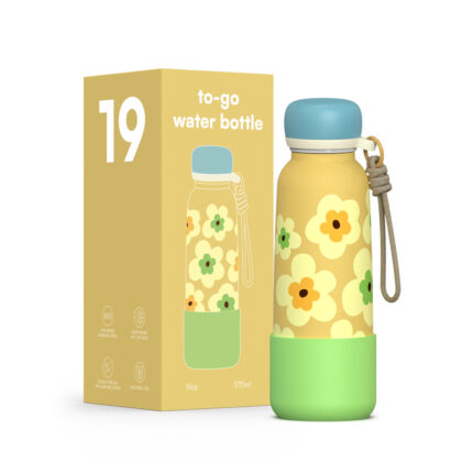 Botella de agua con bota de silicona